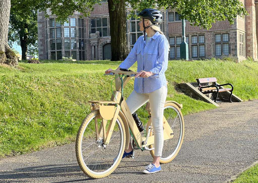PENELOPE 28" ELECTRIC BIKE: A revolutionary city bike for everyone- ergonomic design, handcrafted, wooden