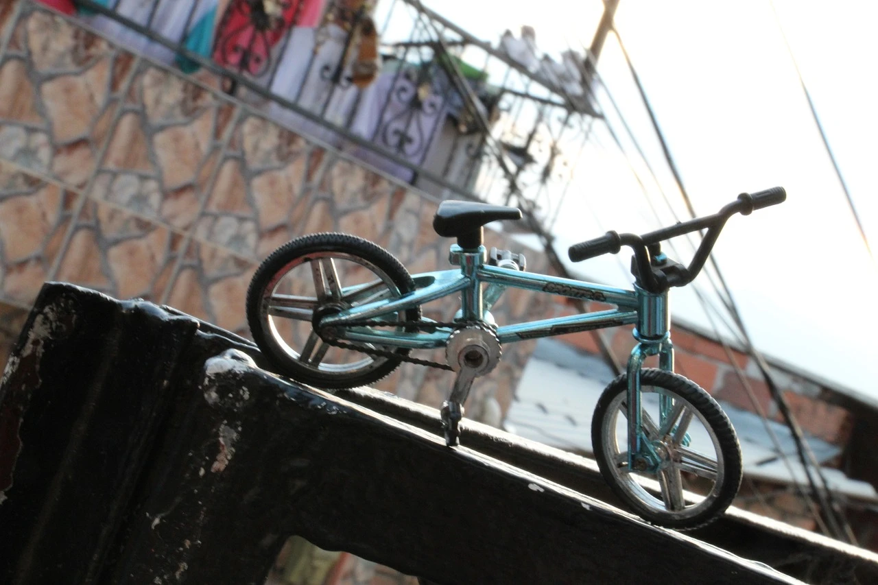 TELEMACHUS KIDS 20" - A revolutionary city bike for everyone- ergonomic design, handcrafted, wooden